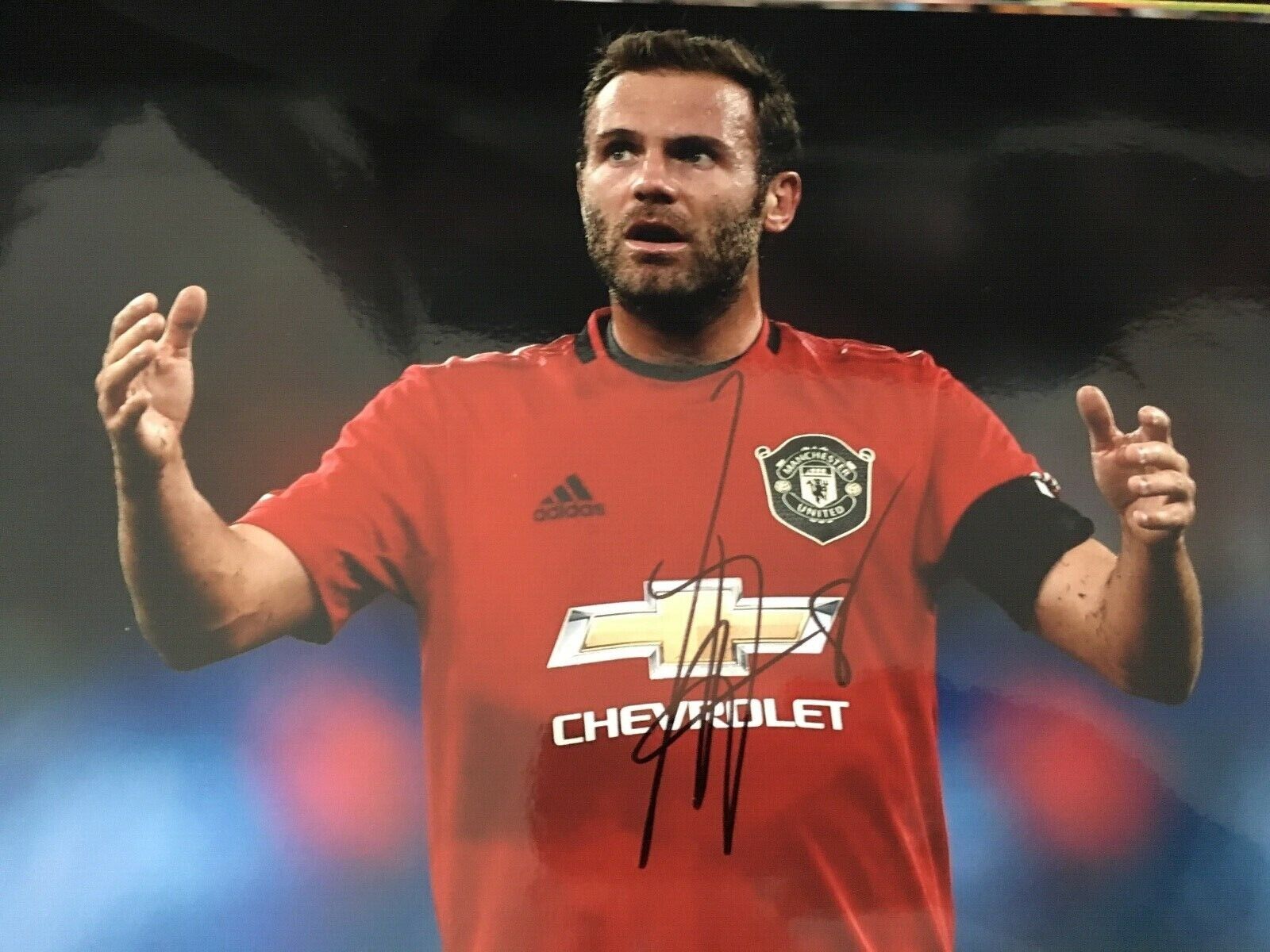 JUAN MATA - MANCHESTER UNITED FOOTBALLER - EXCELLENT SIGNED COLOUR Photo Poster painting