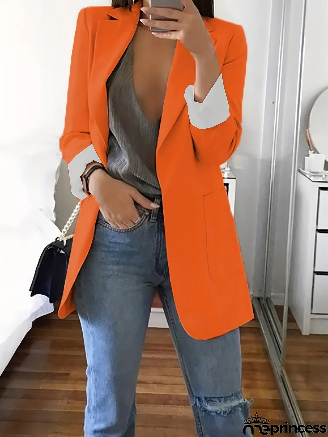 Effortless and Trendy Blazer