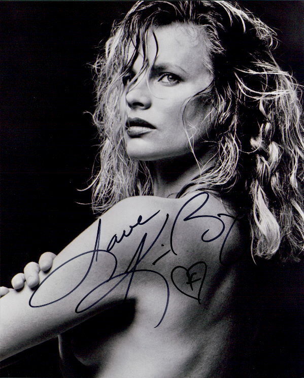 Kim Basinger signed 8x10 Photo Poster painting In-person