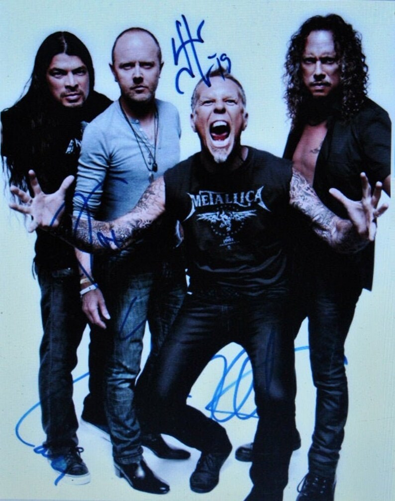 METALLICA x4 8x10 featuring signatures from all four members of Metallica wcoa