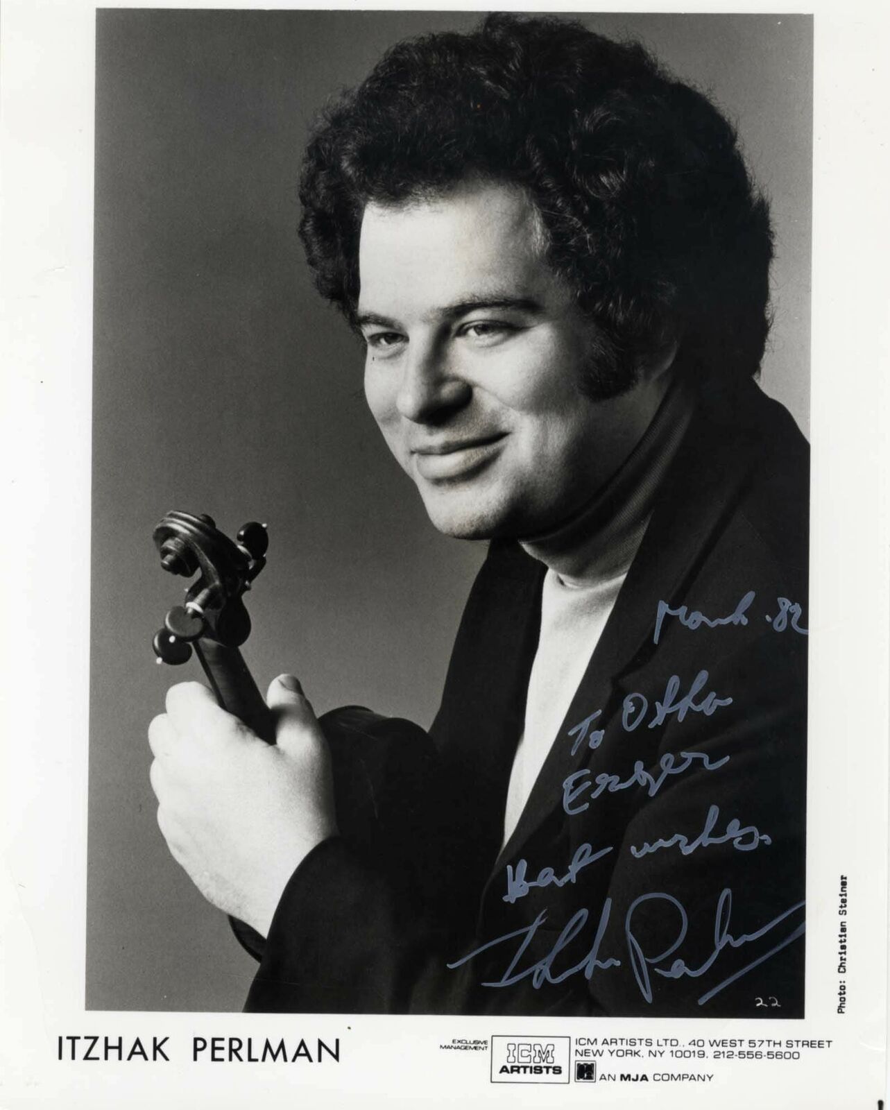 VIOLINIST Itzhak Perlman autograph, signed Photo Poster painting