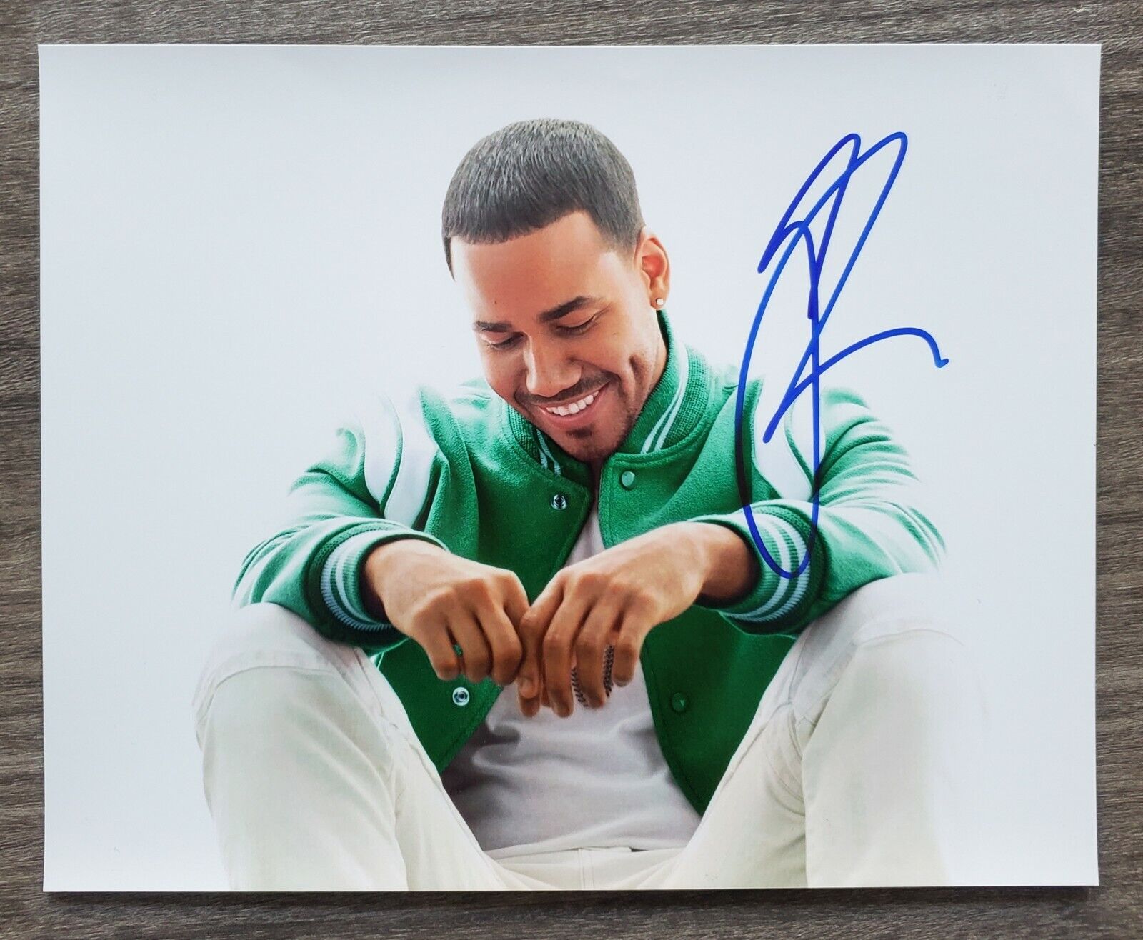 Romeo Santos Signed 8x10 Photo Poster painting Aventura Spanish Singer Pop Star Musician RAD