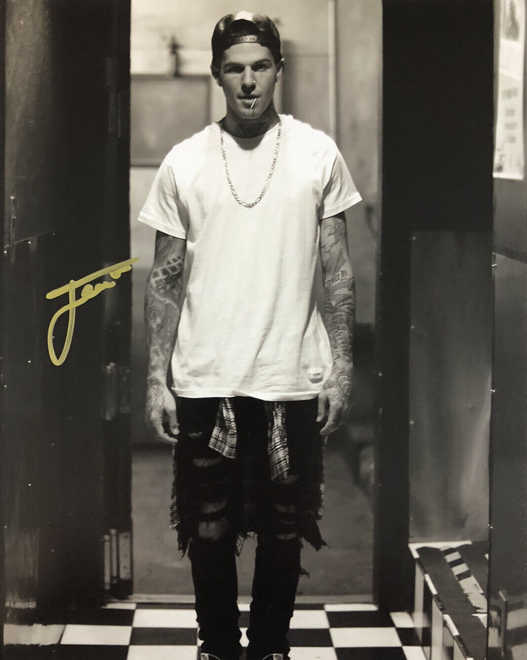 JESSE RUTHERFORD HAND SIGNED 8x10 Photo Poster painting THE NEIGHBOURHOOD LEAD SINGER AUTHENTIC