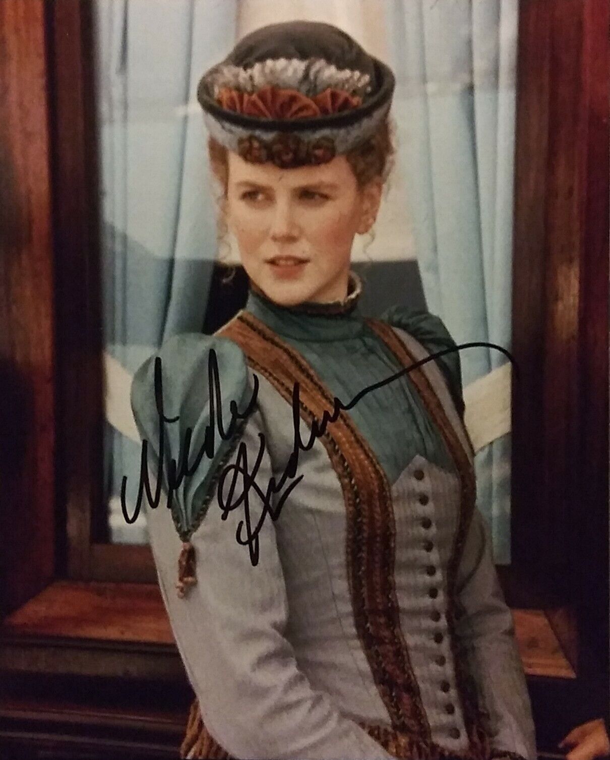 Nicole Kidman signed 8 x 10