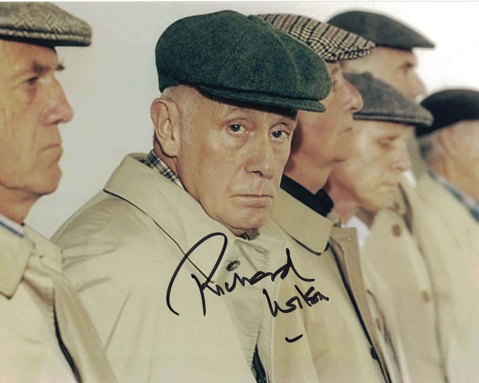 RICHARD WILSON - Victor Meldrew - One Foot In The Grave hand signed 10 x 8 Photo Poster painting