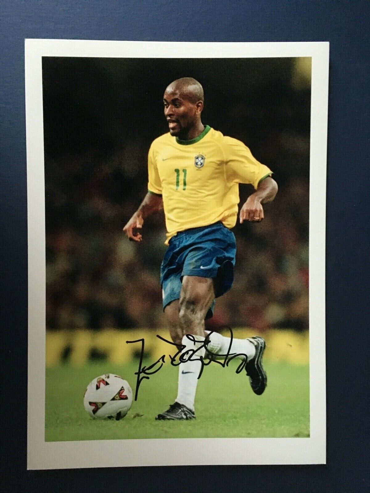 ZE ROBERTO - BRAZILIAN INTERNATIONAL FOOTBALLER - SUPERB SIGNED Photo Poster painting