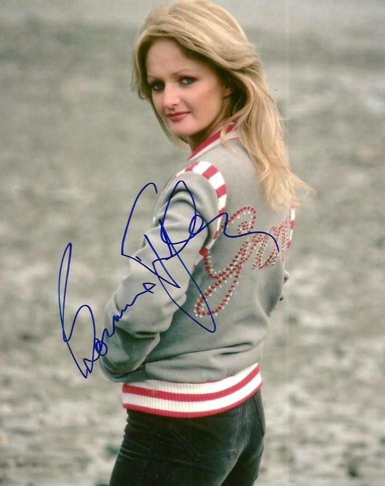 Bonnie Tyler TOP SINGER - SONGWRITER autograph, In-Person signed Photo Poster painting