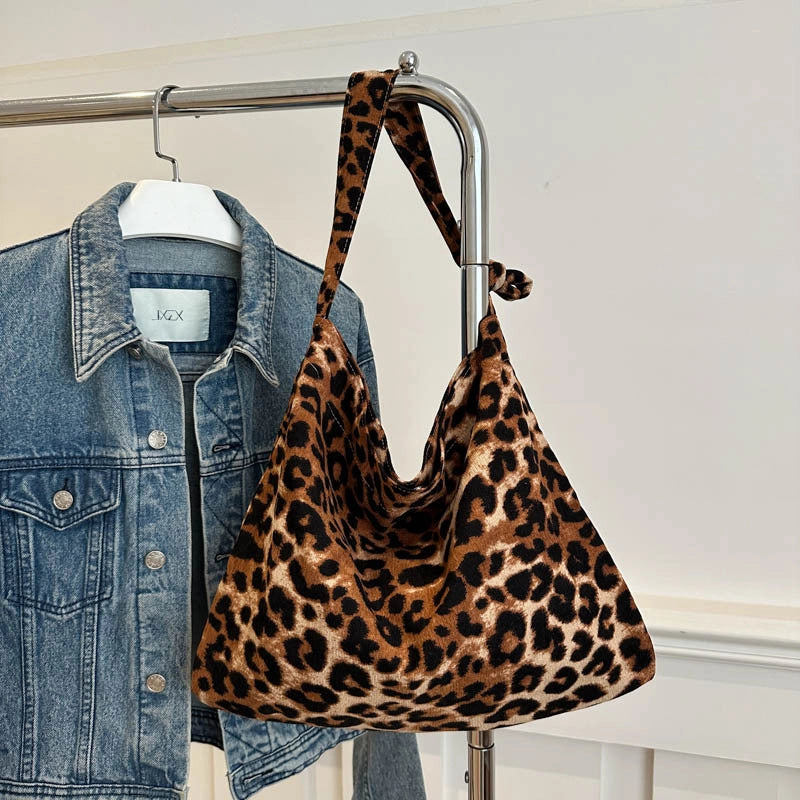 One-Shoulder Canvas Bag Female College Student 2024 Autumn Japanese And Korean Fashion Messenger Bag Large Capacity Western Style Niche Bag