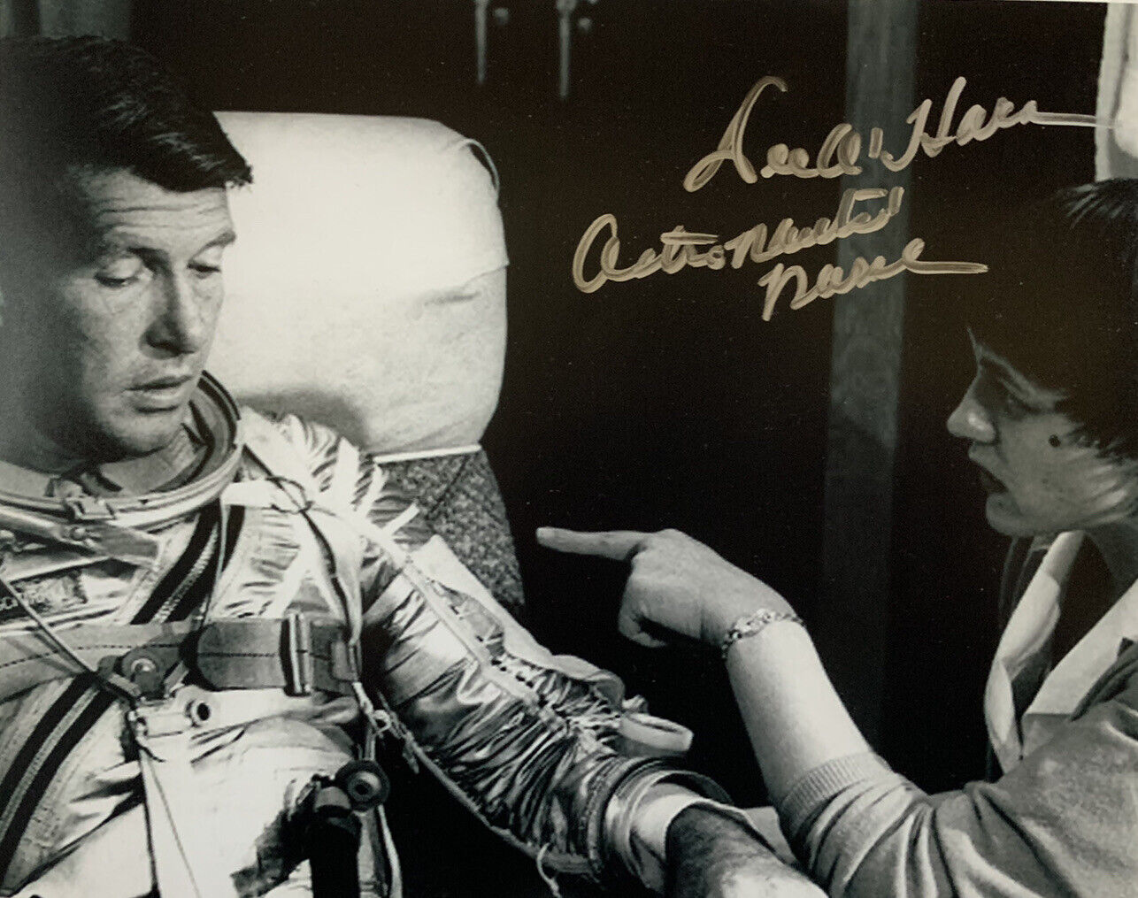 DEE O’HARA HAND SIGNED 8x10 Photo Poster painting FIRST NASA NURSE ASTRONAUT AUTO AUTHENTIC