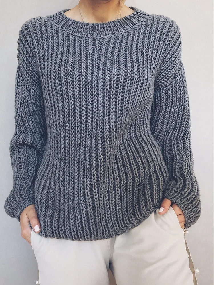 Gray Solid Knitted Round Neck Casual Sweater