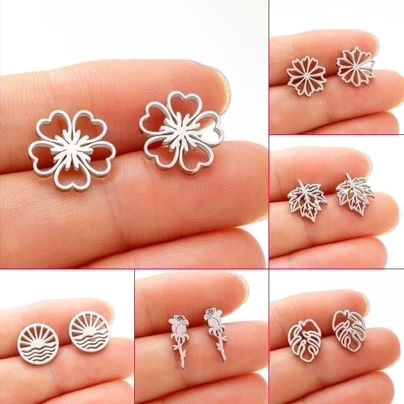 1 Pair Minimalist Flower Plating 304 Stainless Steel 18K Gold Plated Ear Studs