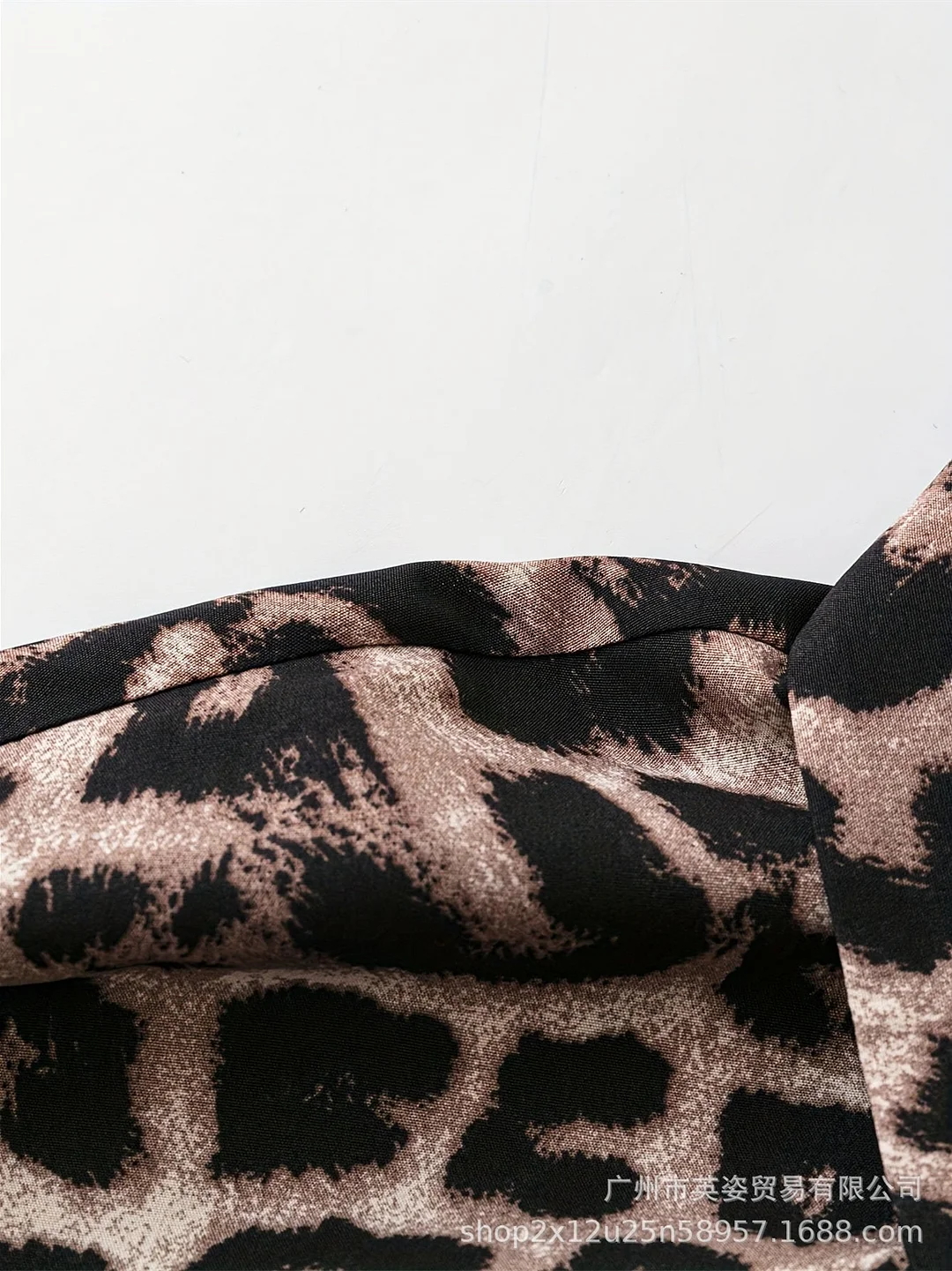 Women's Long Sleeve V-neck Leopard Printed Midi Dress