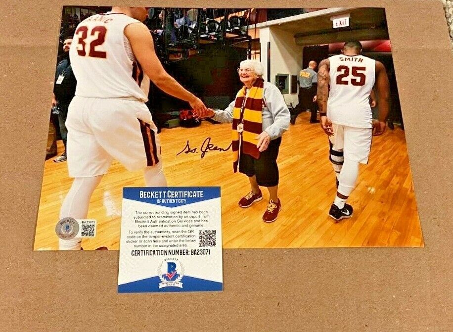 SISTER JEAN SIGNED LOYOLA RAMBLERS 8X10 Photo Poster painting BECKETT CERTIFIED BAS #3