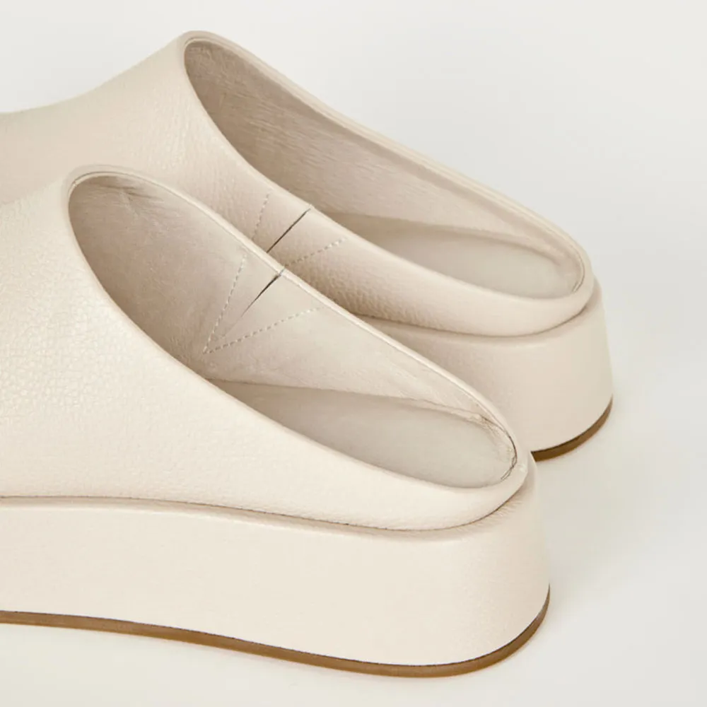 Simple Closed Round Toe Casual Platform Mule Shoes for Women in Ivory