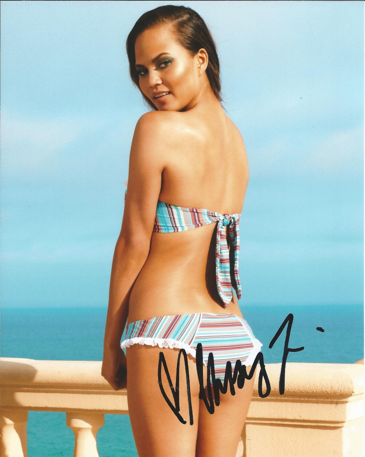 CHRISSY TEIGEN SIGNED SPORTS ILLUSTRATED 8X10 Photo Poster painting SI SWIMSUIT MODEL w/COA