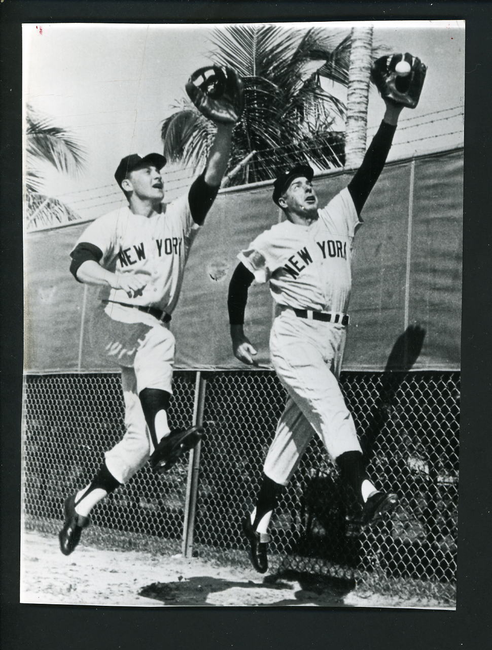 Joe DiMaggio & Tom Tresh leaping instruction 1963 Press Wire Photo Poster painting Yankees