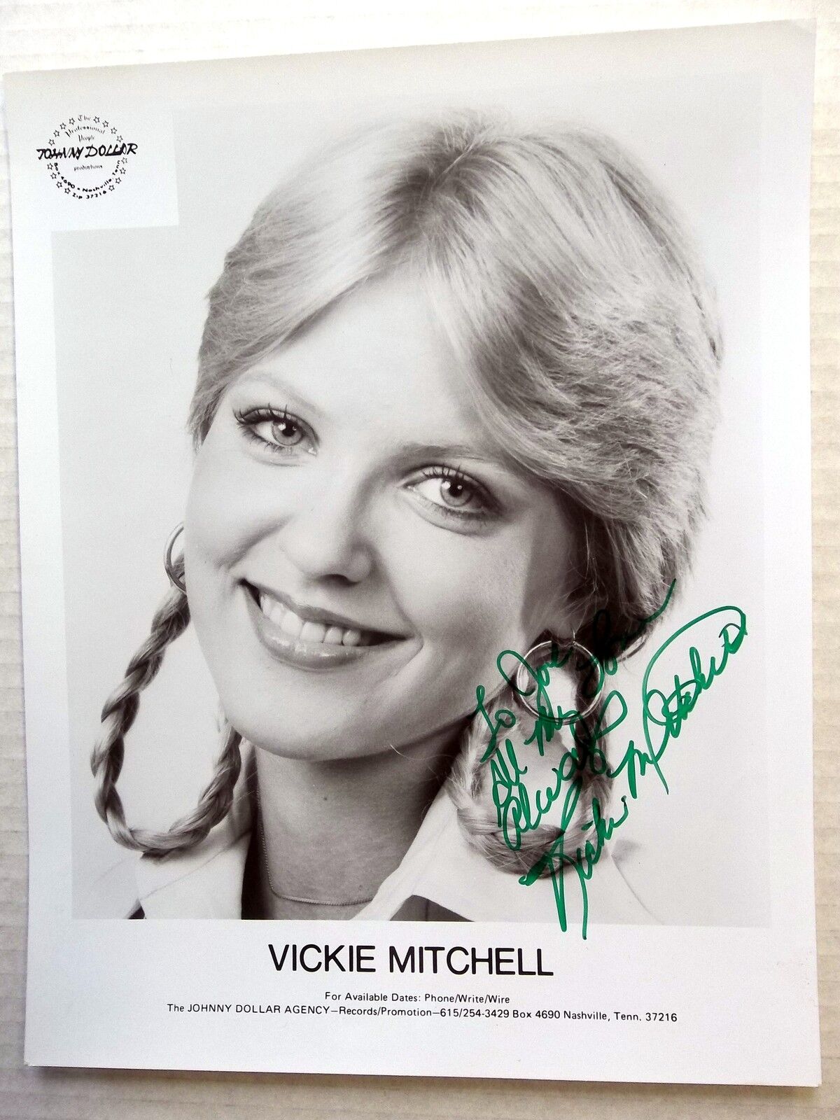 VICKIE MITCHELL Autographed B&W 8 x 10 promo Photo Poster painting 70's COUNTRY Singer RARE