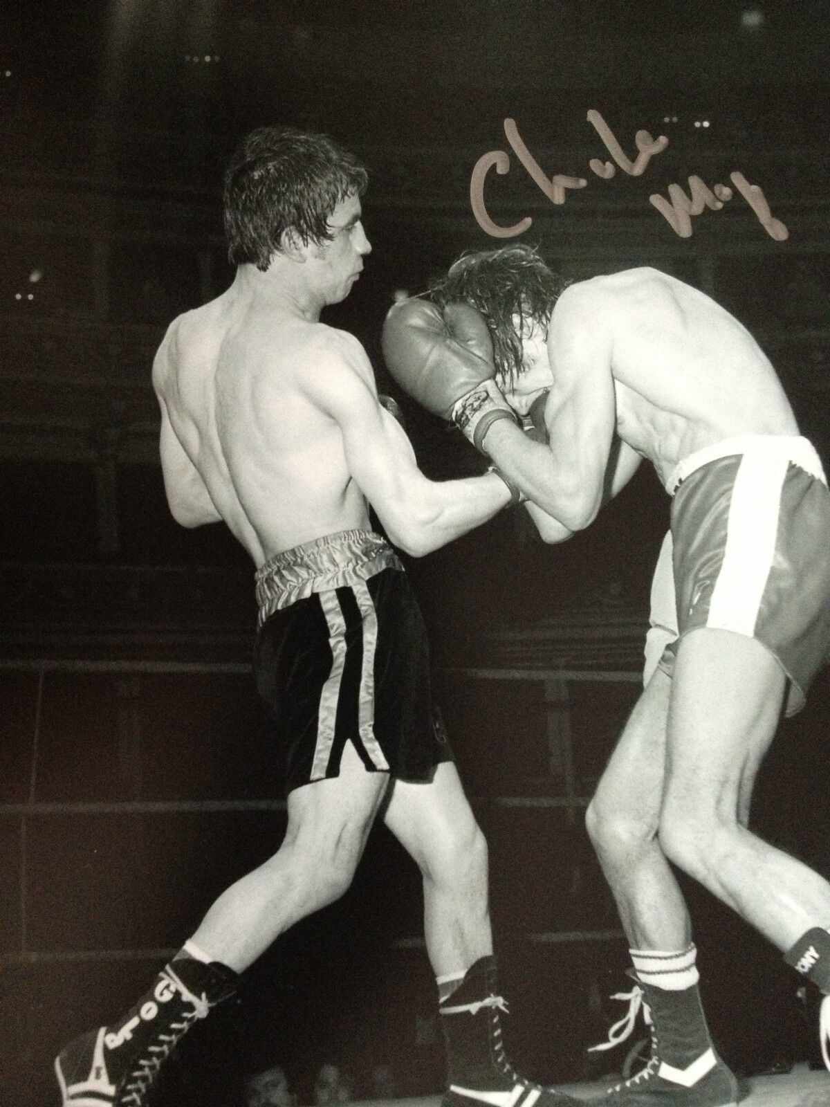 CHARLIE MAGRI - FORMER WORLD CHAMPION - STUNNING SIGNED B/W ACTION Photo Poster paintingGRAPH