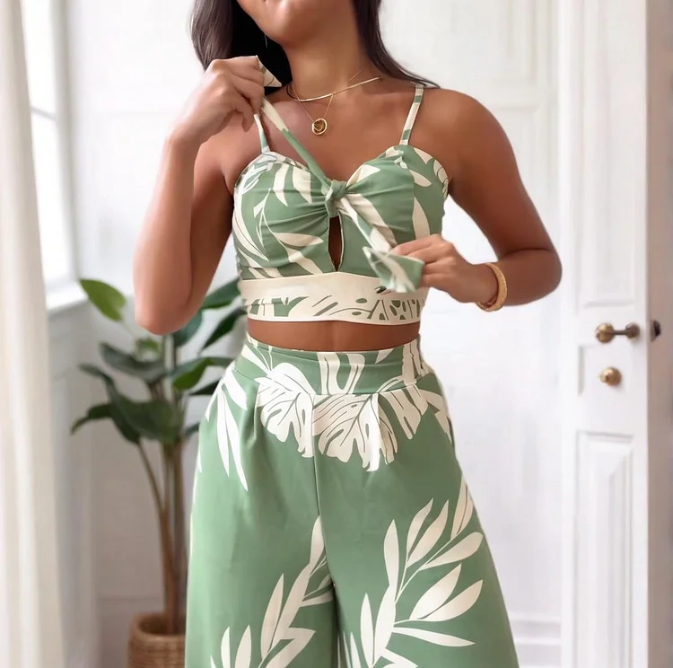 Women's Holiday Style V-neck Printed Suspender Two-piece Suit
