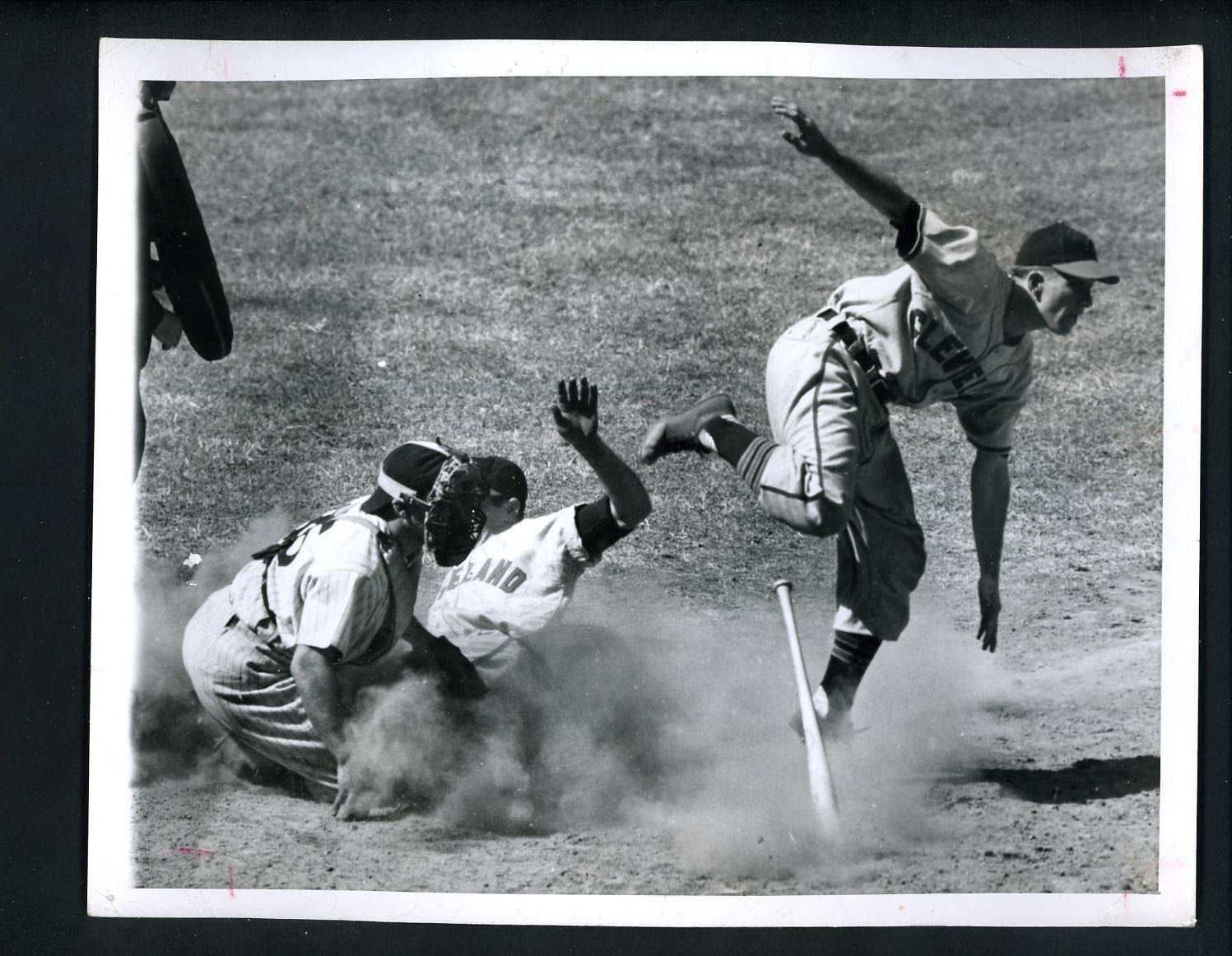 Jack Conway George Metkovich Yogi Berra 1947 Culver Pictures Press Photo Poster painting Indians