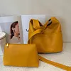 High-end niche design single shoulder crossbody bucket bag/tote bag for commuting