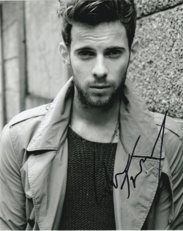 Luke Treadaway Autographed Signed 8x10 Photo Poster painting COA