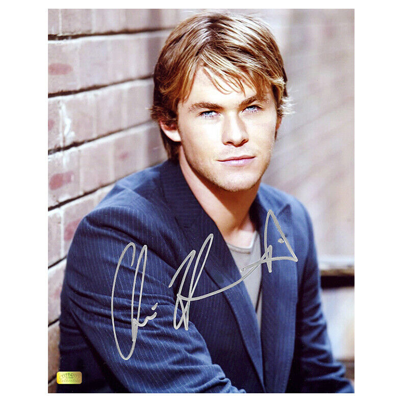 Chris Hemsworth Autographed 8×10 Portrait Photo Poster painting