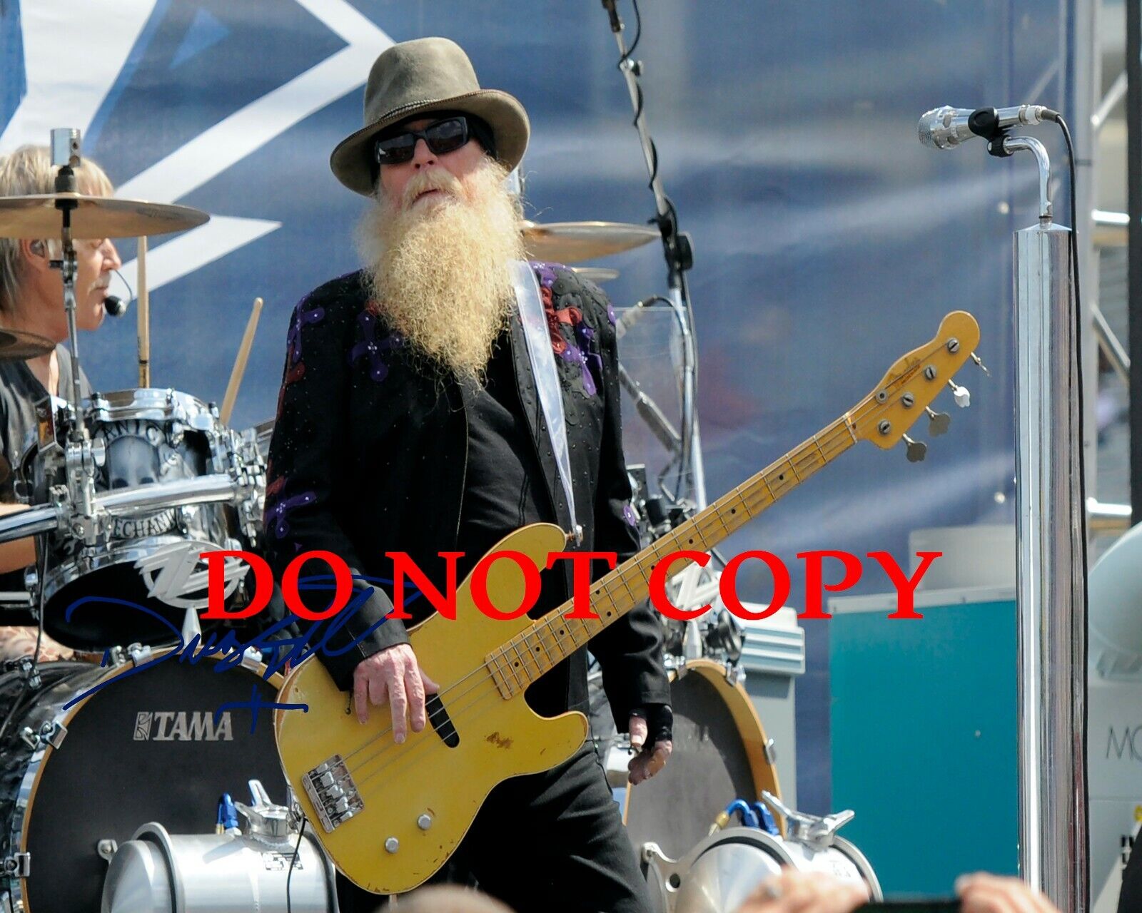 Dusty Hill - Autographed Signed 8x10 Photo Poster painting (ZZ Top) Reprint