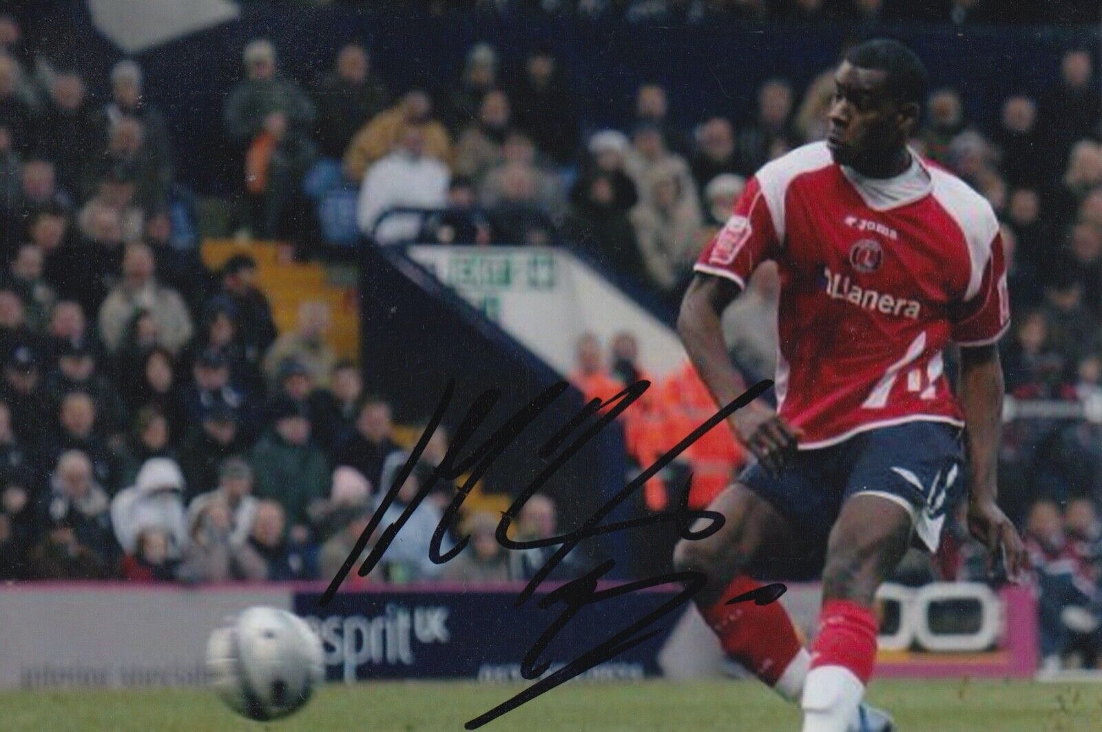 IZALE MCLEOD HAND SIGNED 6X4 Photo Poster painting - FOOTBALL AUTOGRAPH - CHARLTON ATHLETIC.