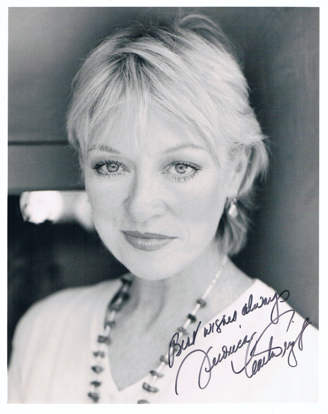 Veronica Cartwright 1949- genuine autograph signed 8x10