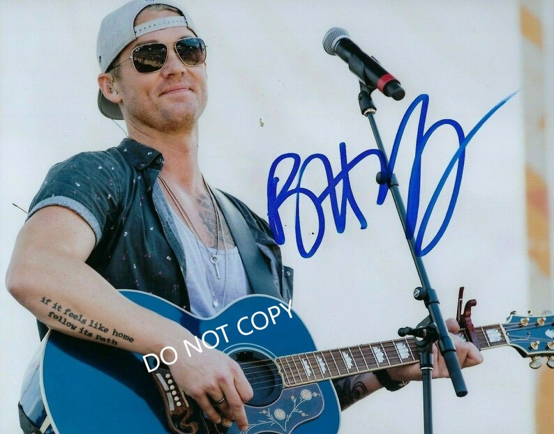 BRETT YOUNG 8 x10 20x25 cm Autographed Hand Signed Photo Poster painting