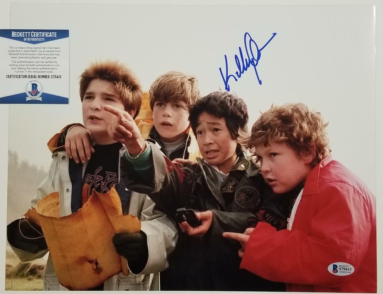 Jonathan Ke Quan signed Goonies 11x14 Photo Poster painting Data