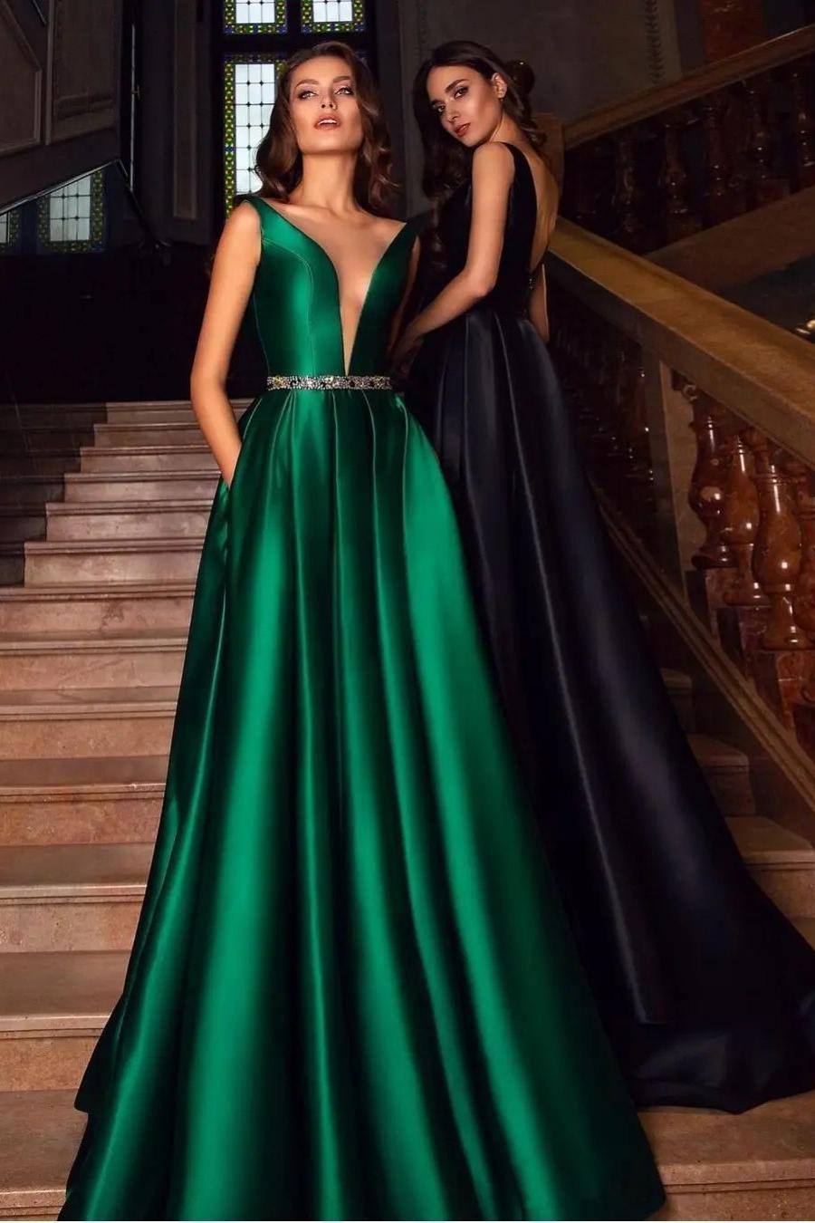 Lussooy Dark Green Beautiful Satin Spaghtti Strap Sleeveless Long Pleated Prom Dress with Beadings  
