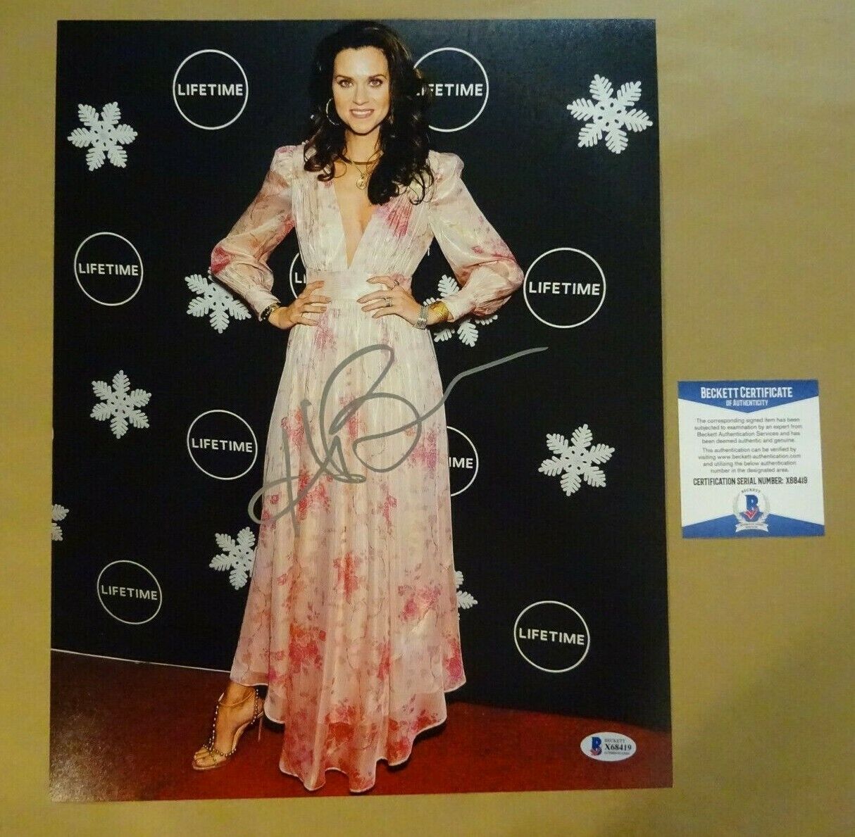 Signed HILARIE BURTON Autographed 11X14 Photo Poster painting BECKETT COA