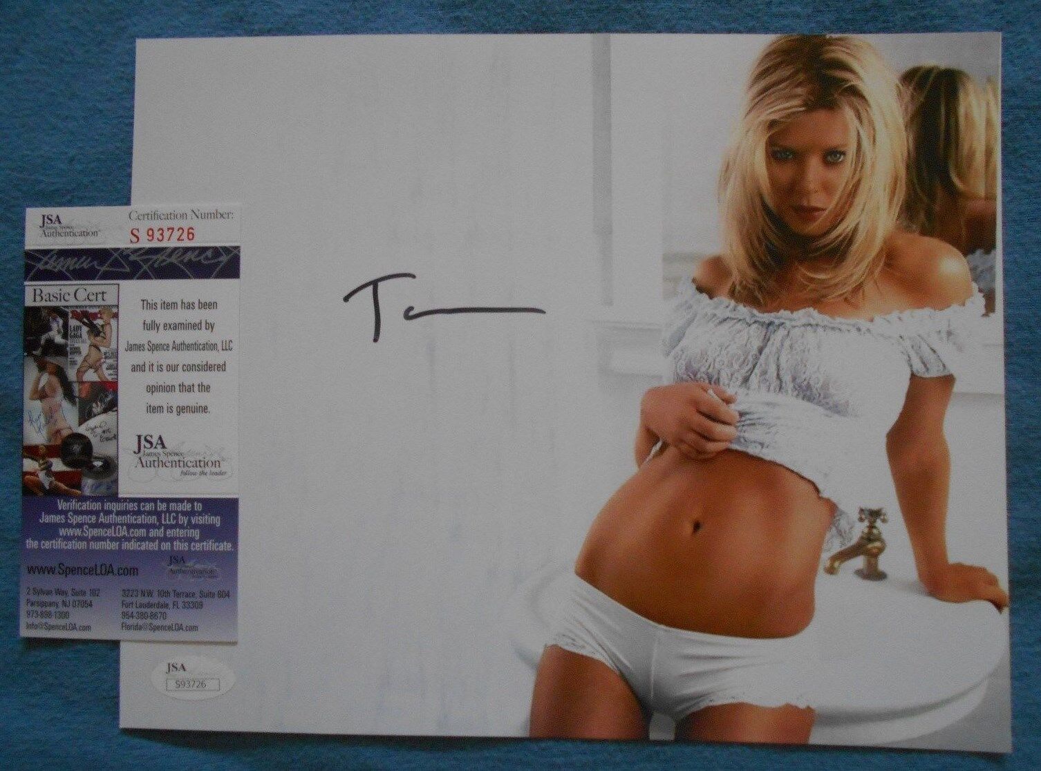 TARA REID SIGNED * 8x10 Photo Poster painting JSA COA Autographed Auto Sexy - SHARKADO