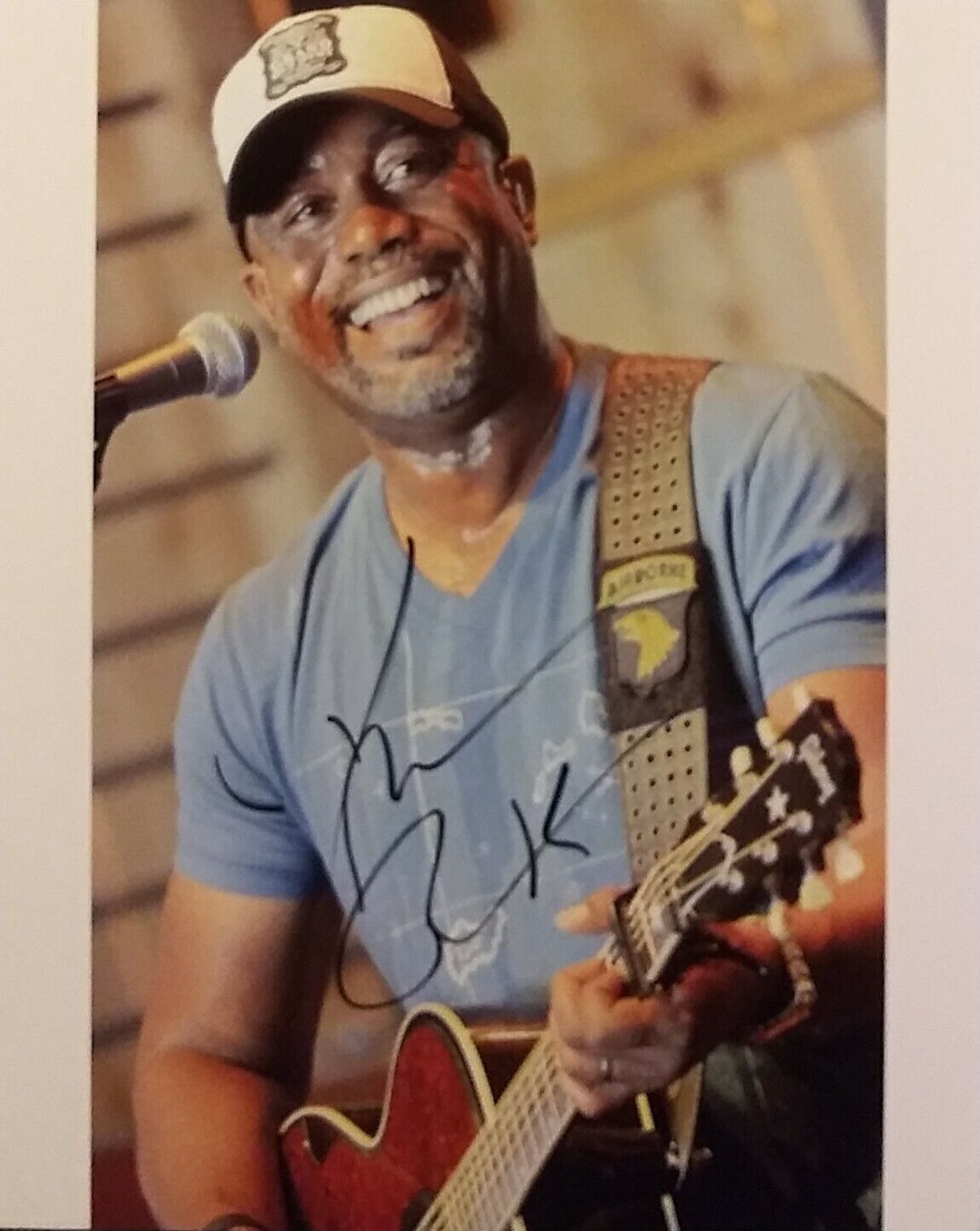 Darius Rucker signed 8x10