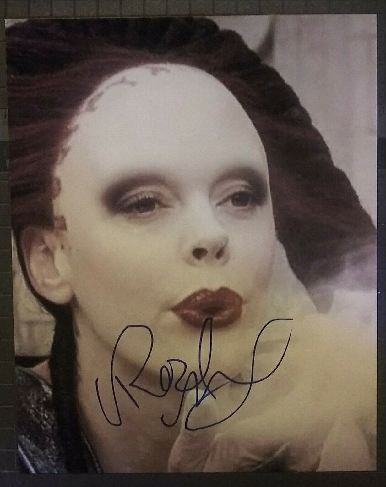 Rose McGowan signed 8x10