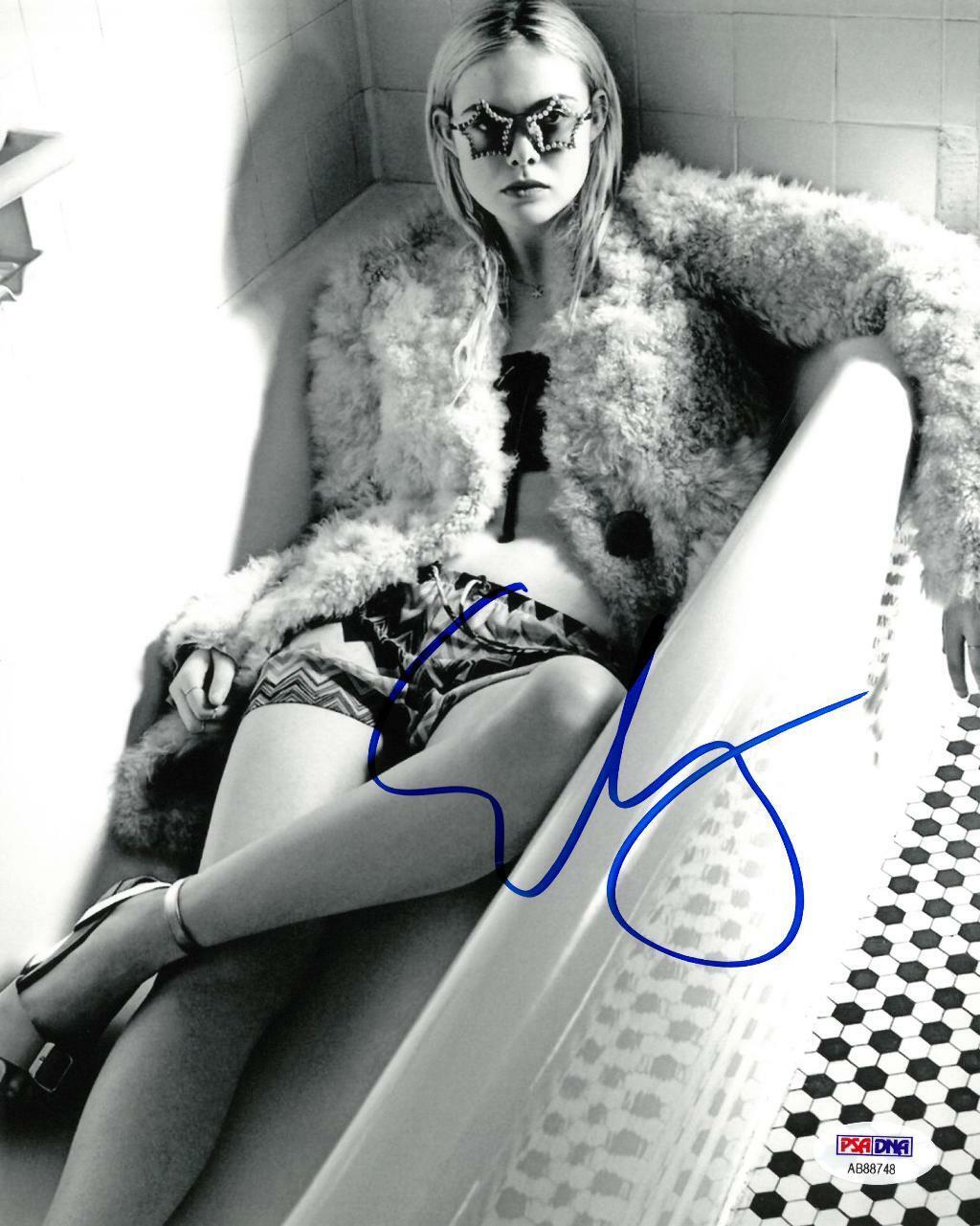 Elle Fanning Signed Authentic Autographed 8x10 B/W Photo Poster painting PSA/DNA #AB88748