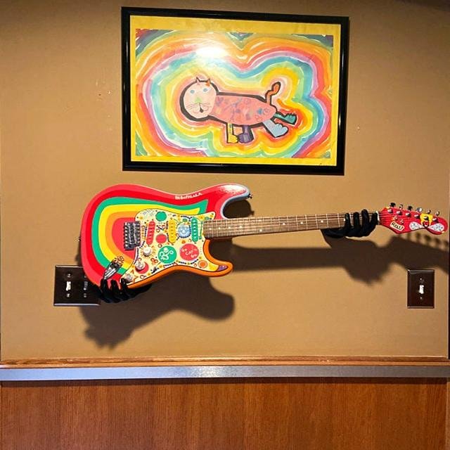 🔥2022 Upgraded 3D Hands Guitar Wall Mount Hanger [BUY 2 FREE SHIPPING]