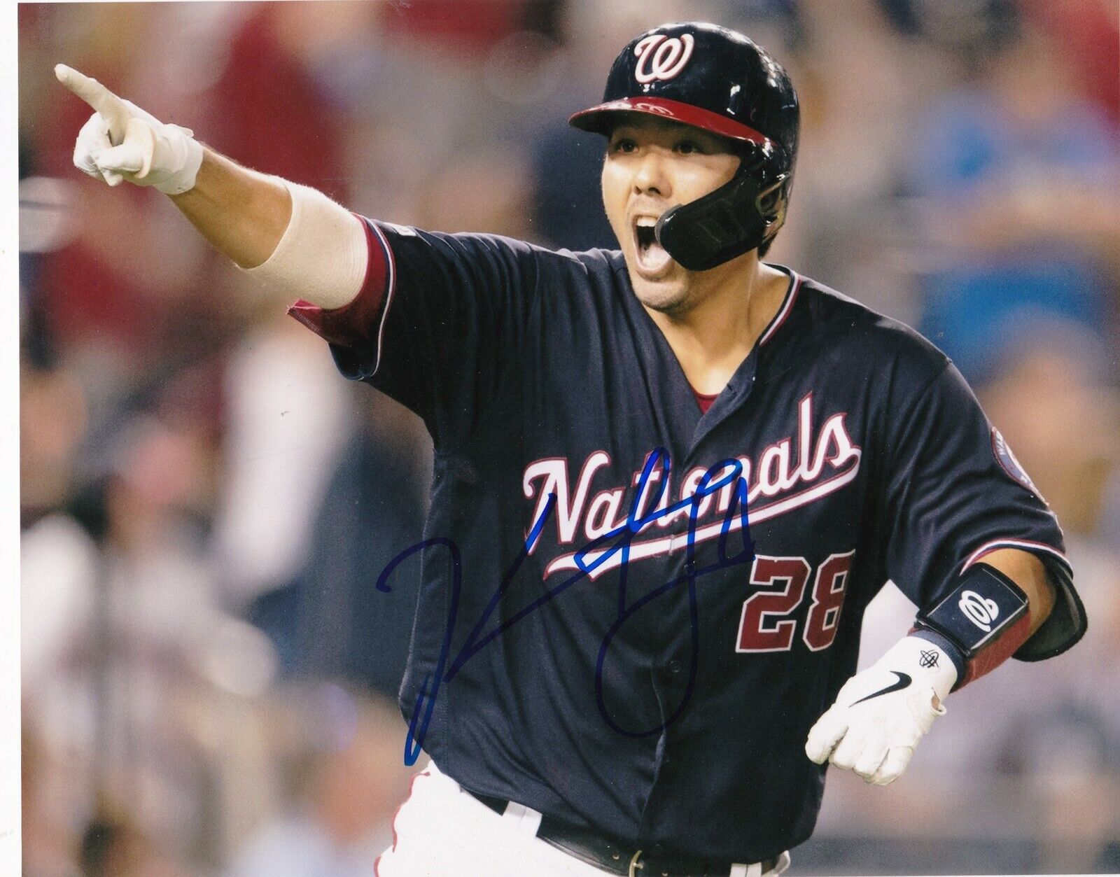 KURT SUZUKI WASHINGTON NATIONALS ACTION SIGNED 8x10