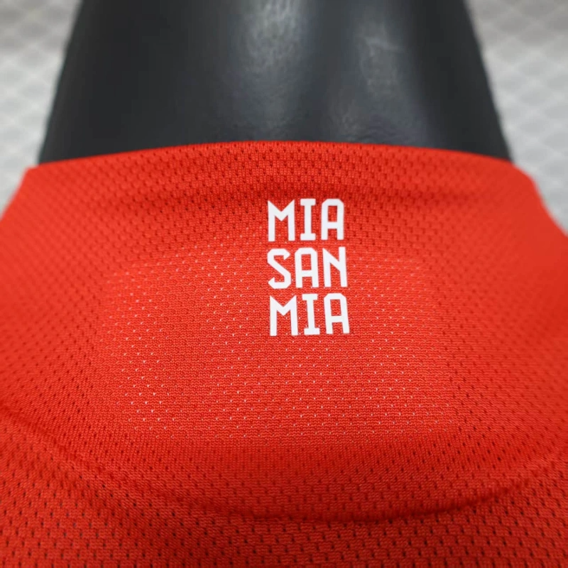 25/26 Bayern Munich Home Player Version Men Football T-Shirt Thai Quality