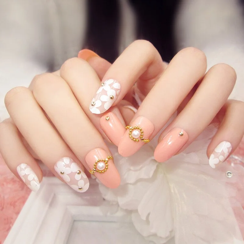 24Pcs/Set Vintage Gold Line False Nails Finished Short Design Full Cover Nail Tips Press on Nail Artificial Fake Nails with Glue-Nail Inspo