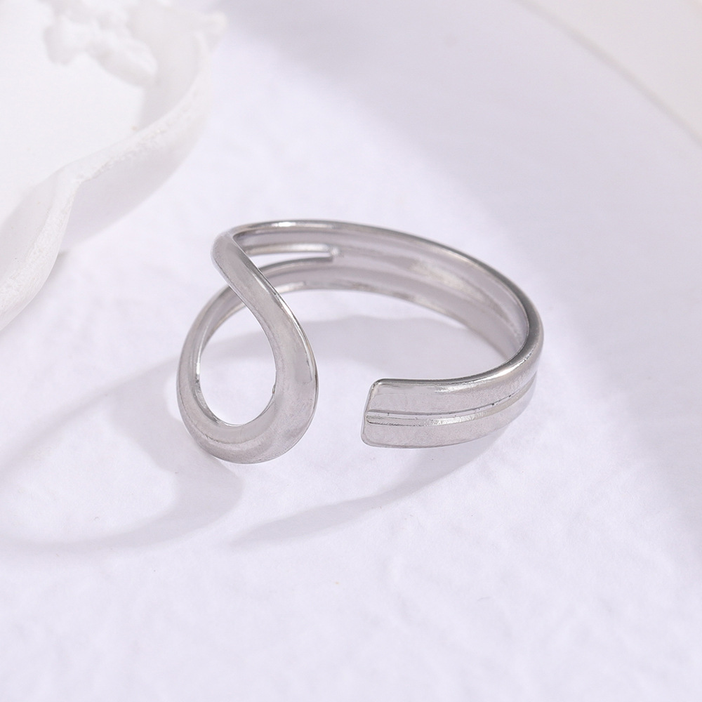 Hot-selling European and American style teardrop-shaped high-end stainless steel ring simple colorfast open titanium steel ring for women wholesale