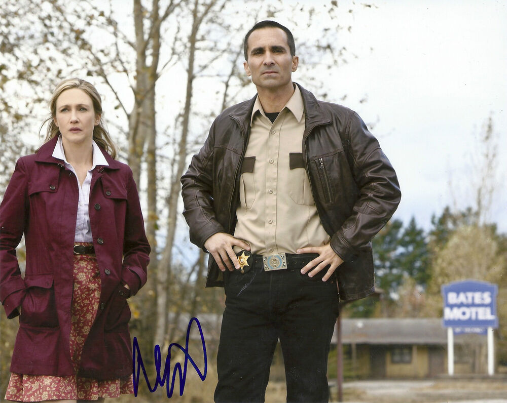 NESTOR CARBONELL 'BATES MOTEL' OFFICER ALEX ROMERO SIGNED 8X10 PICTURE *COA 2