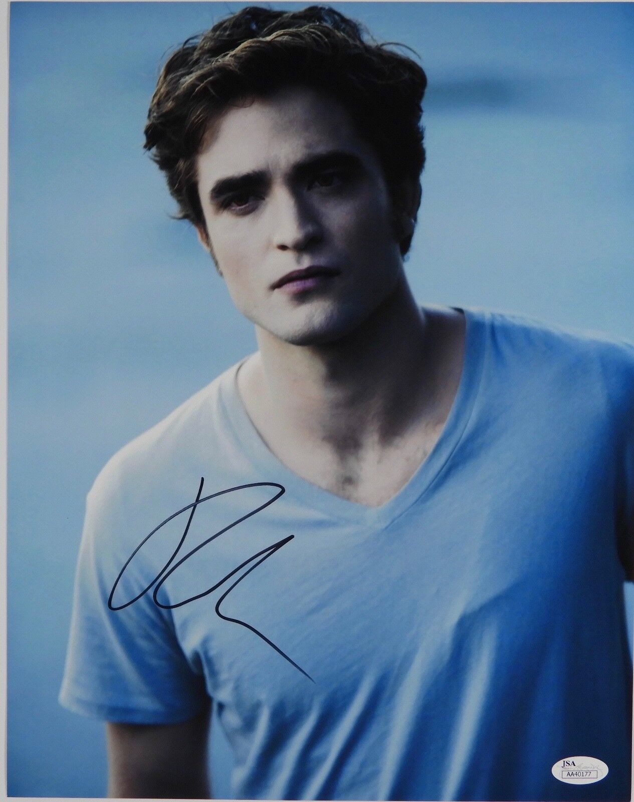 Robert Pattison Twilight Autograph JSA 11 x 14 Signed Photo Poster painting