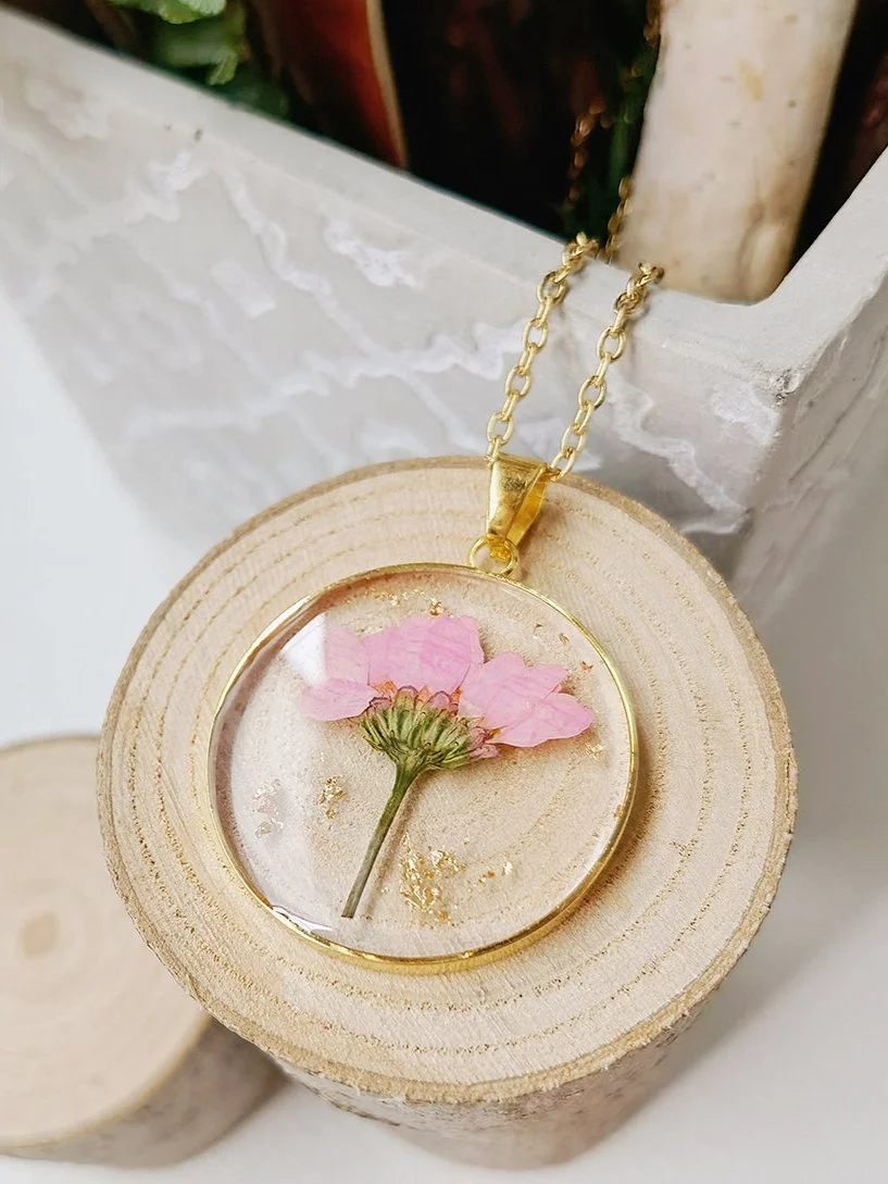 Blushing Daisy Resin Floral Necklace