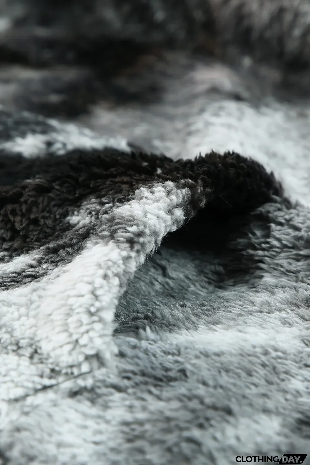 Black V-Neck Tie-Dye Plush Pullover Hoodie