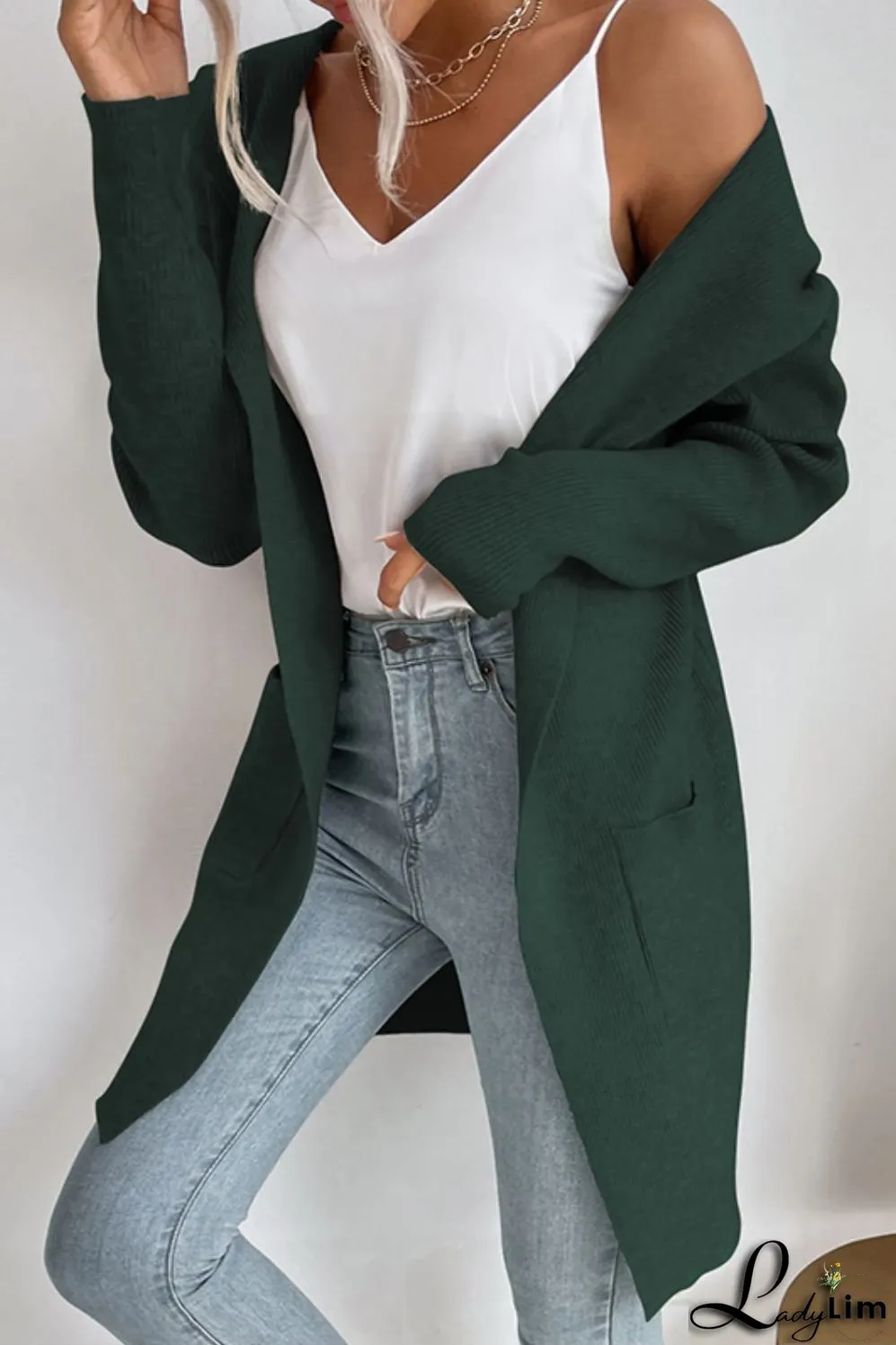 Effortless and Trendy Cardigan