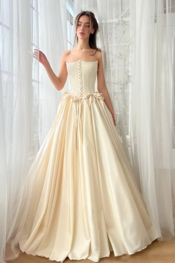 Satin Strapless Sleeveless High-Waisted Long A-Line Prom Dress With Pleated And Bows | WQ0775 Wellcucu