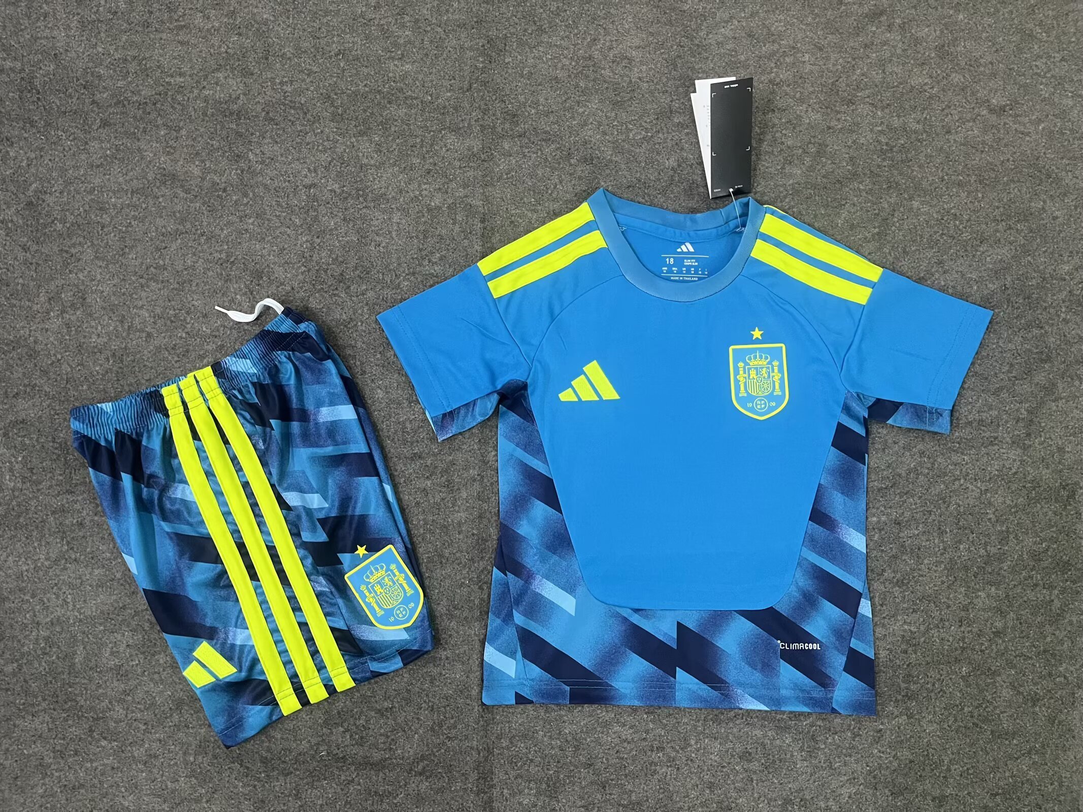 KIDS-2026/2027-ESP-GK-FJ-B022189